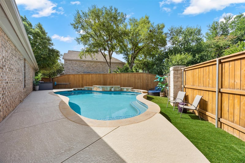 Virtual tour of 2925 Plantation Dr