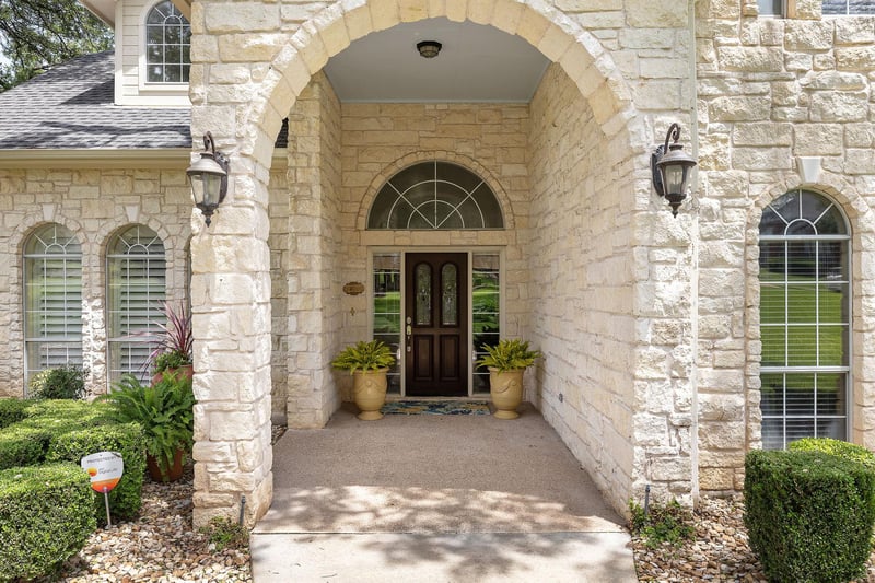 Virtual tour of 2929 Cedar Crest CIR