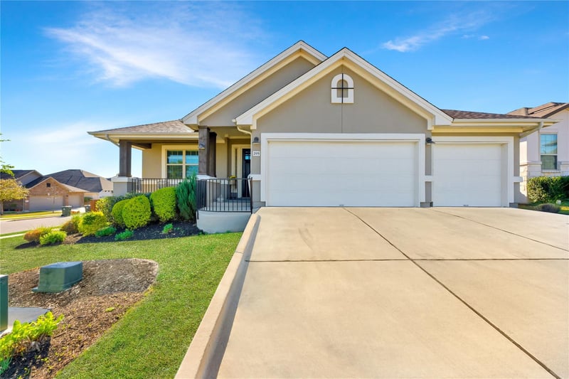 Virtual tour of 295 Pecos River Xing