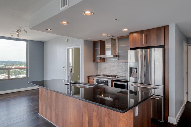 Virtual tour of 300 Bowie ST Unit #1305
