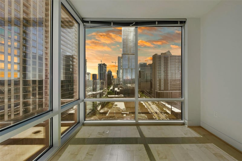 Virtual tour of 300 Bowie ST Unit #1702