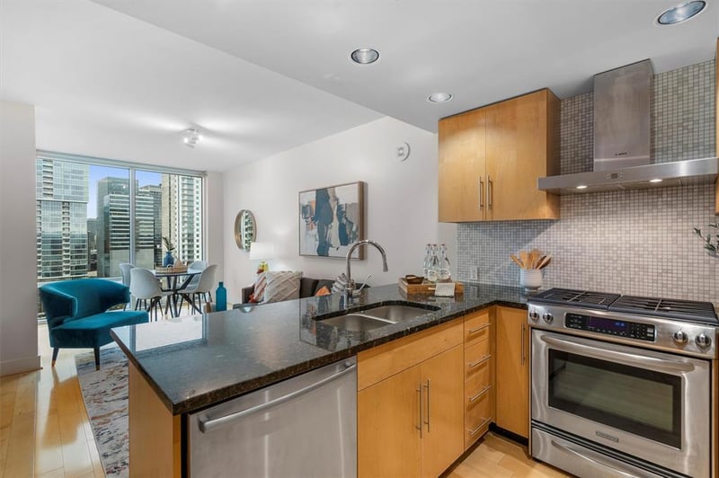 Virtual tour of 300 Bowie St Unit #1902