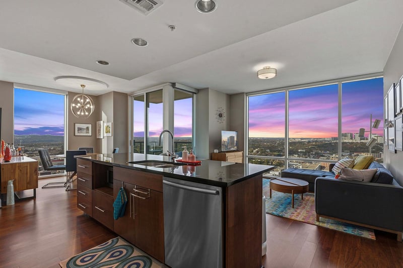 Virtual tour of 300 Bowie St Unit #2805