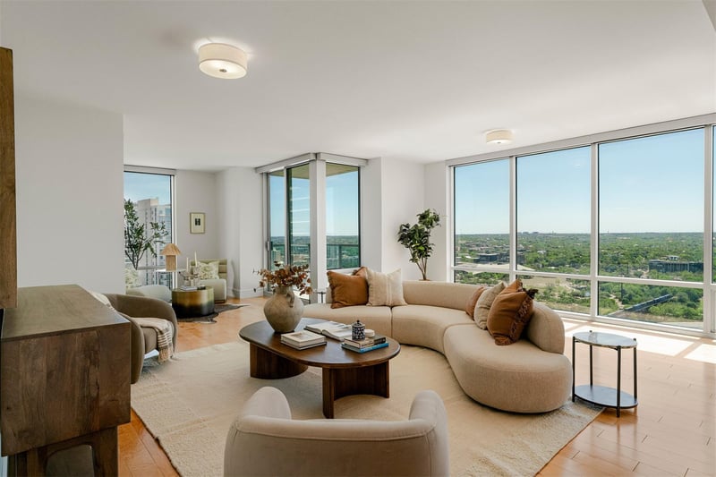 Virtual tour of 300 Bowie ST Unit #2902