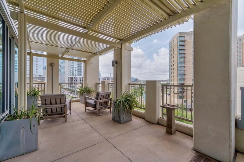 Virtual tour of 300 Bowie ST Unit #603