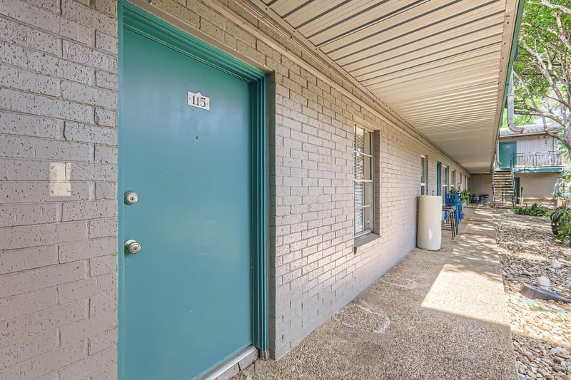 Virtual tour of 300 Crockett St Unit #115