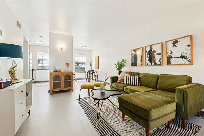 Virtual tour of 300 Crockett St Unit #118