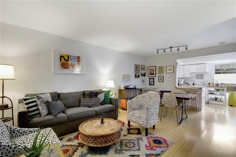 Virtual tour of 300 Crockett ST Unit #213