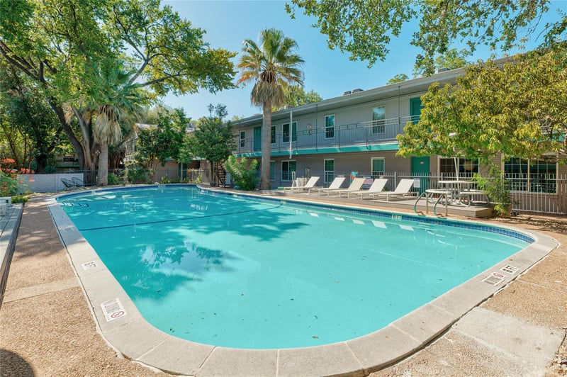 Virtual tour of 300 Crockett ST Unit #302