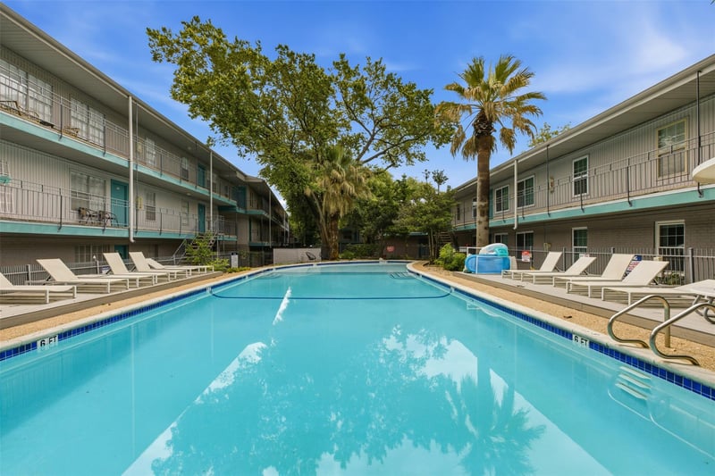 Virtual tour of 300 Crockett ST Unit #315