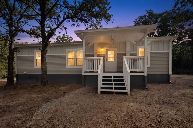 Virtual tour of 300 Flaming Oak DR