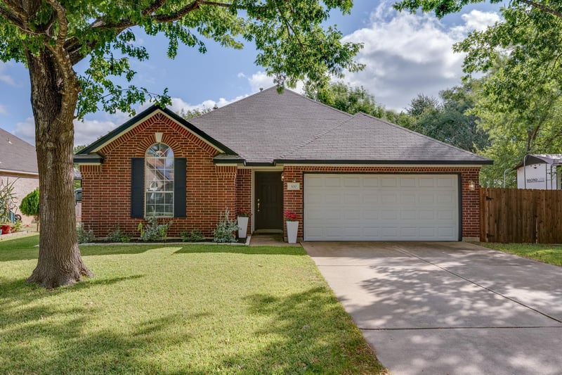 Virtual tour of 300 N Rainbow Bridge Dr