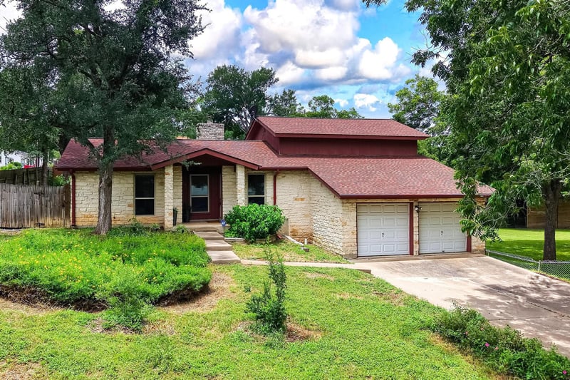 Virtual tour of 300 Pecan LN
