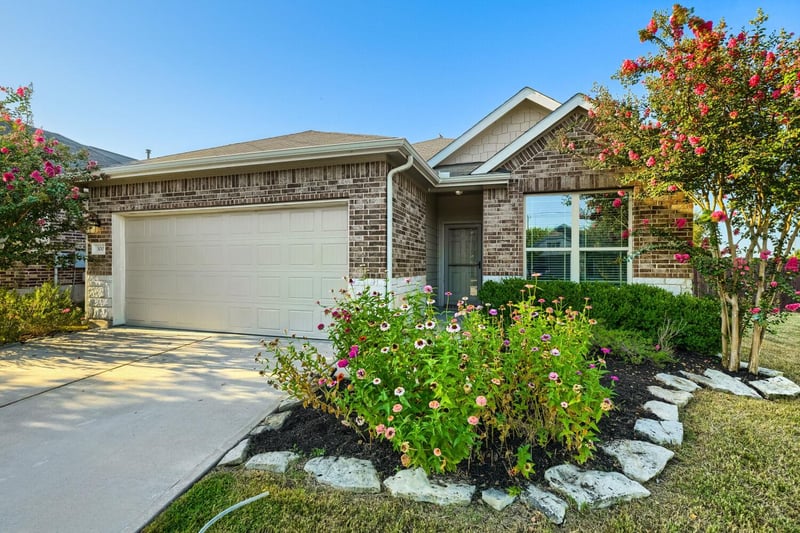 Virtual tour of 300 Shale Cir