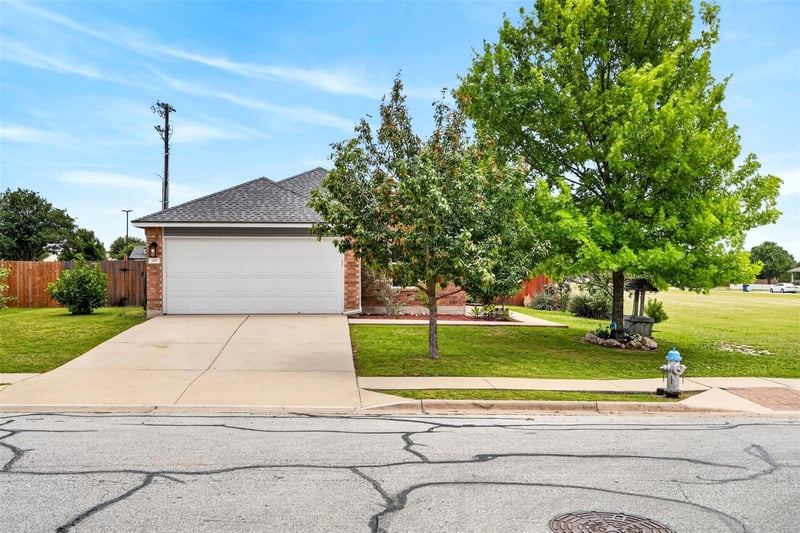 Virtual tour of 300 Wimberley ST