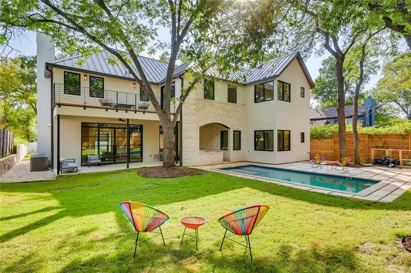 Virtual tour of 3000 Enfield Rd