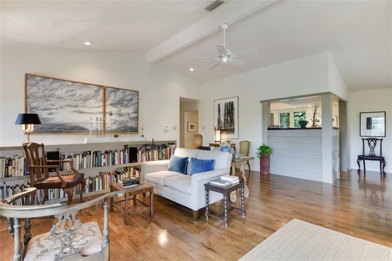 Virtual tour of 3002 Maywood CIR Unit #A
