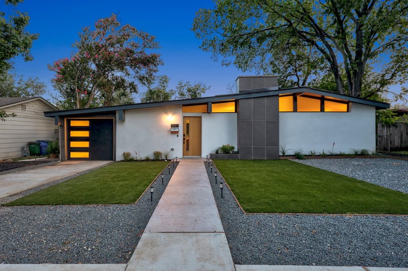 Virtual tour of 3007 Village DR