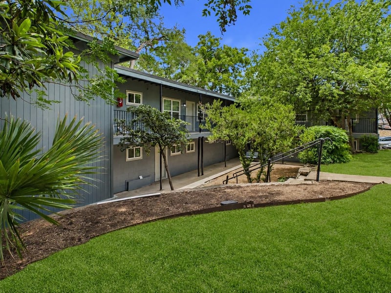 Virtual tour of 3008 Cedar ST Unit #3