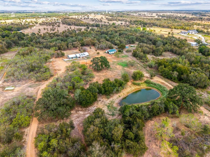 Virtual tour of 301 County Road 491