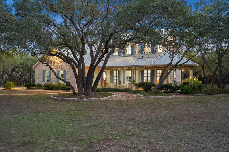 Virtual tour of 301 Crystal Meadows DR