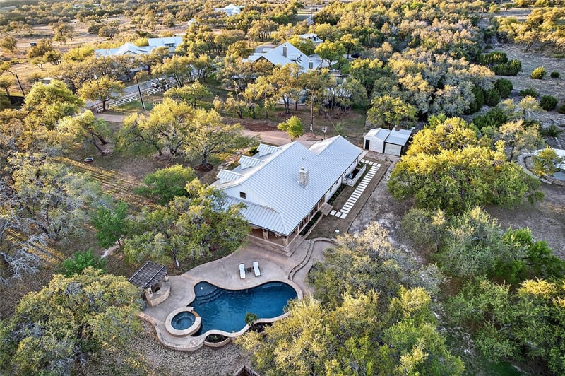 Virtual tour of 301 Medlin Creek Loop