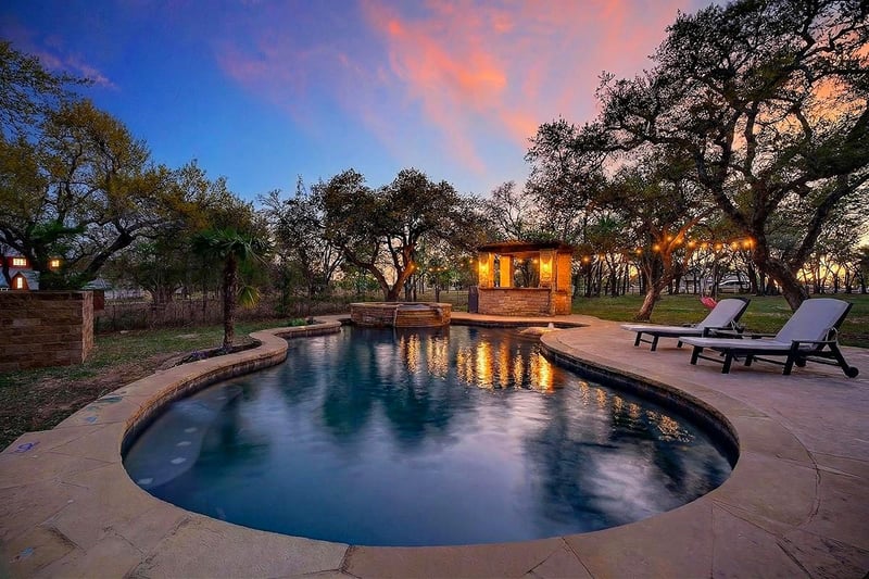 Virtual tour of 301 Medlin Creek LOOP