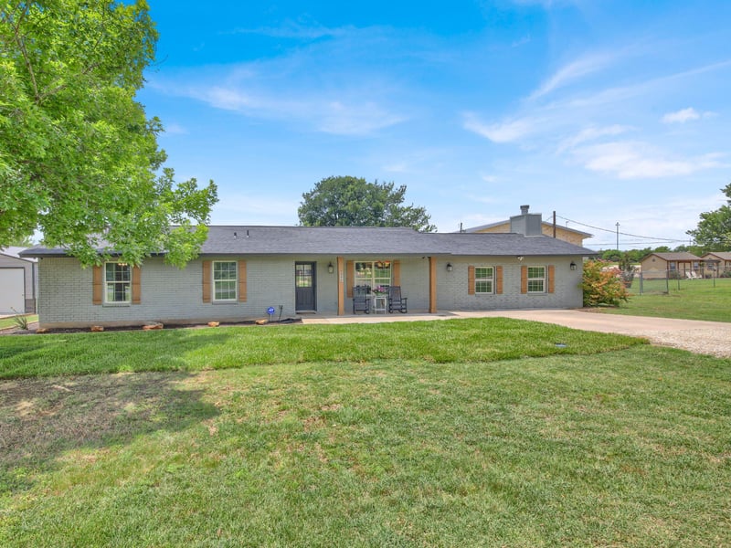 Virtual tour of 301 N 8th ST