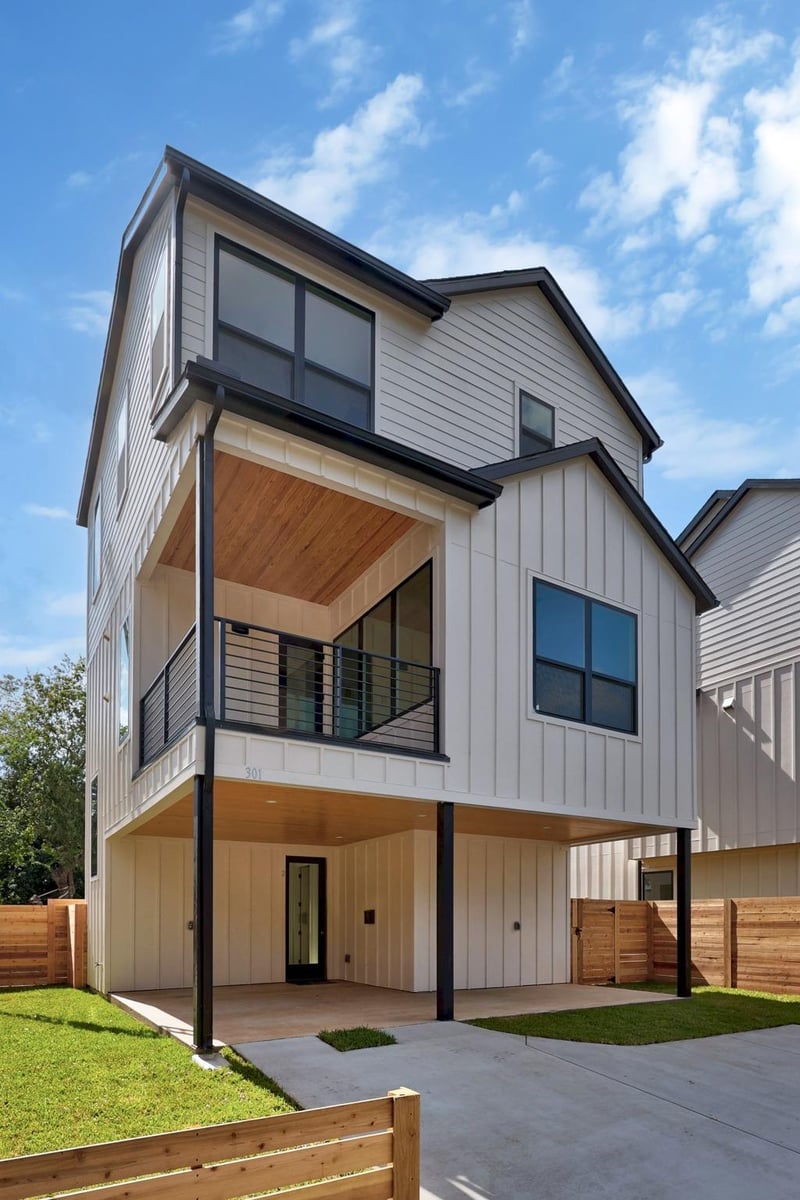 Virtual tour of 301 N Pleasant Valley RD Unit #2