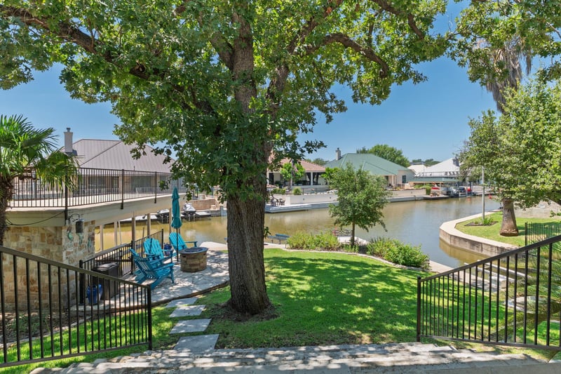 Virtual tour of 3012 Driftwood LN