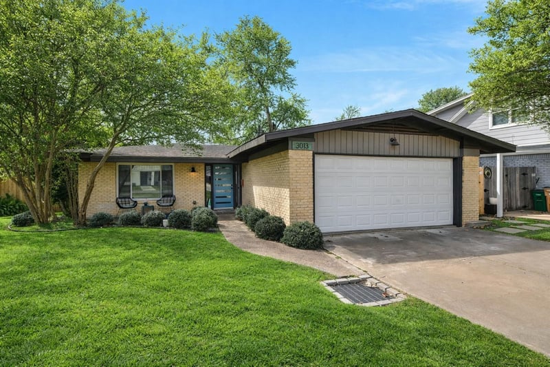 Virtual tour of 3013 W Terrace DR