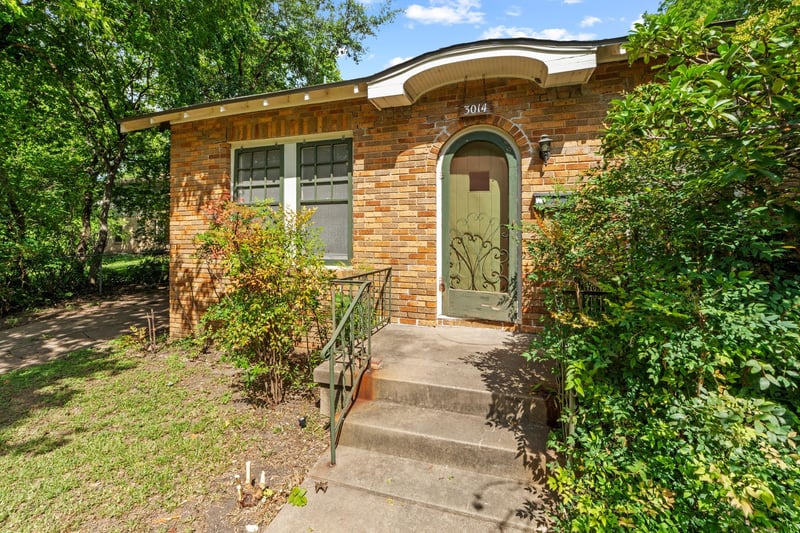 Virtual tour of 3014 Hemphill PARK