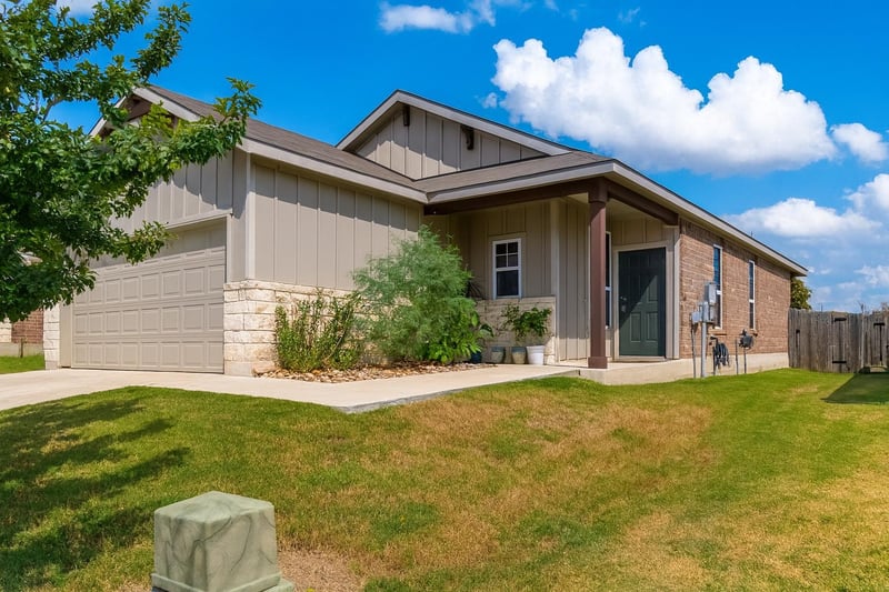 Virtual tour of 302 Eves Necklace Dr