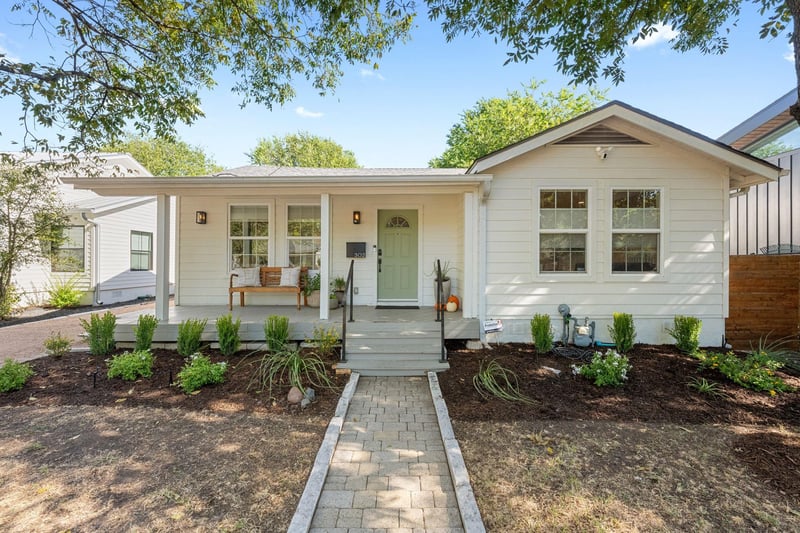 Virtual tour of 302 Genard St