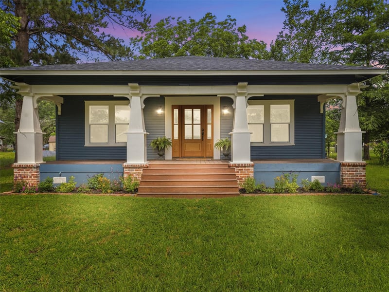 Virtual tour of 302 Hill ST