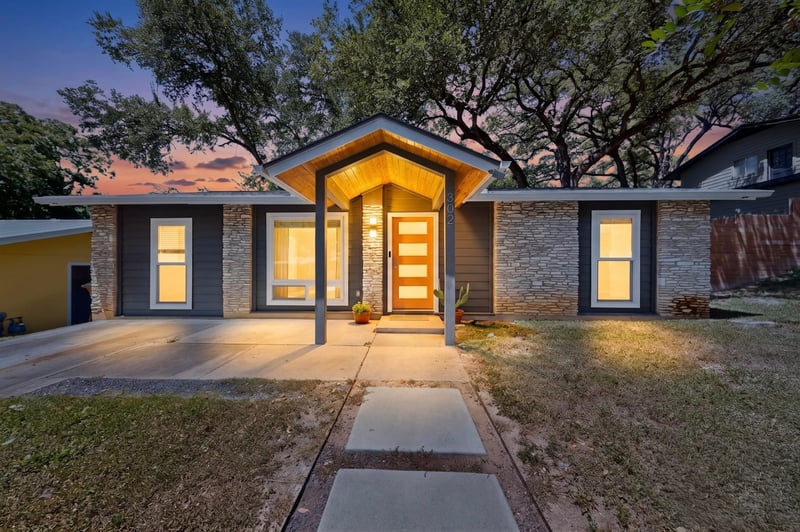 Virtual tour of 302 Rowland DR