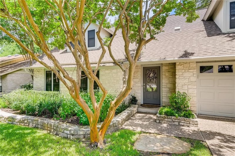 Virtual tour of 3022 Thousand Oaks DR