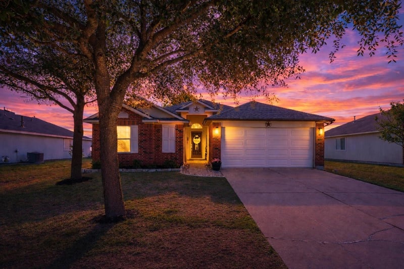 Virtual tour of 303 McCoy LN
