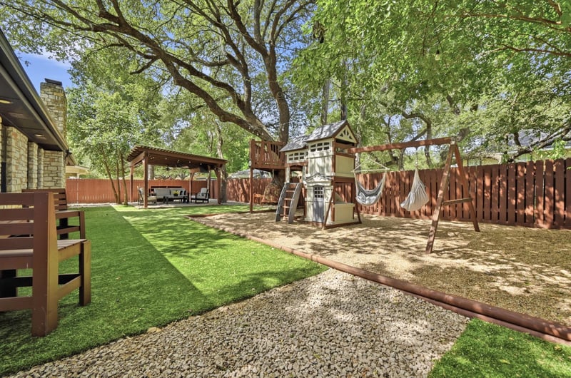 Virtual tour of 303 Pin Oak DR