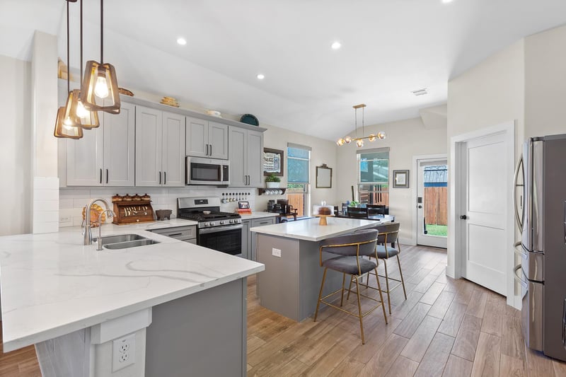Virtual tour of 303 W Browning ST