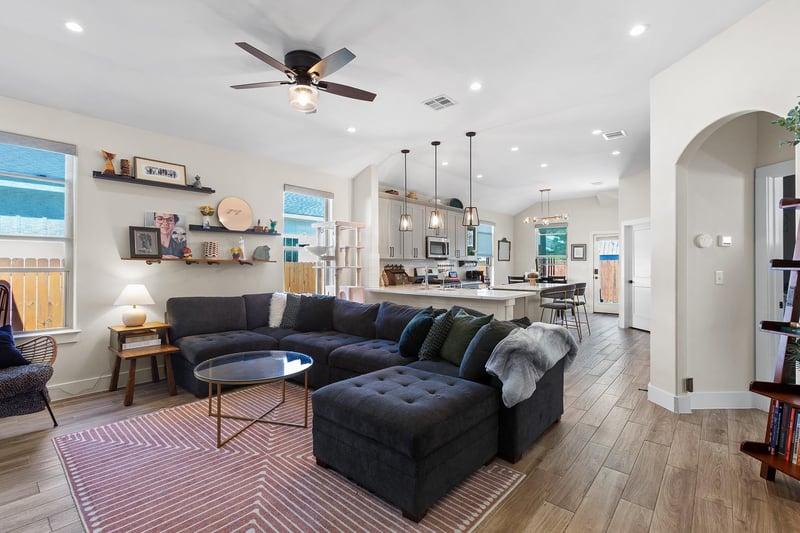 Virtual tour of 303 W Browning ST