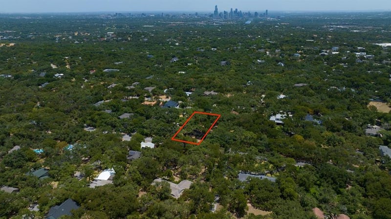 Virtual tour of 303 Westlake Dr