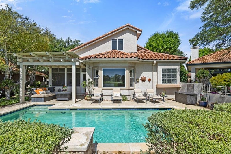 Virtual tour of 30308 Briarcrest Dr