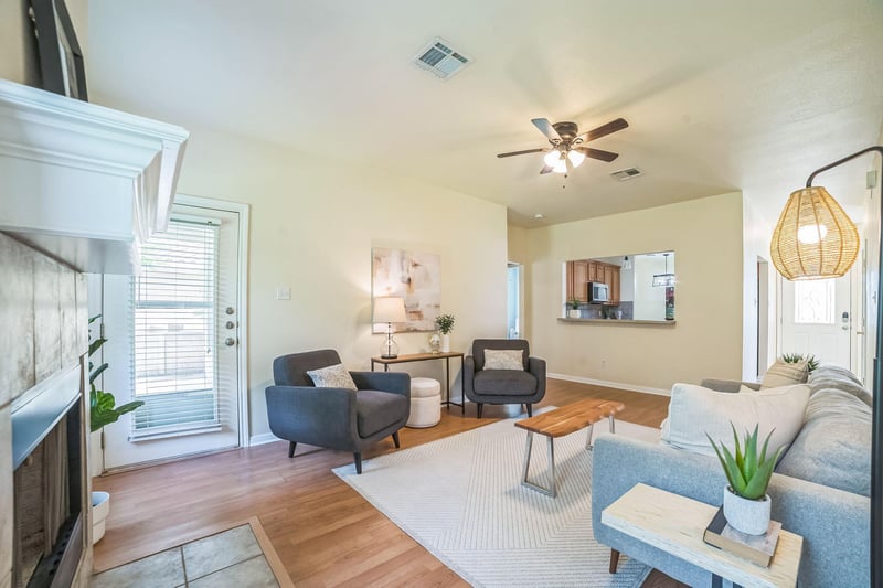 Virtual tour of 30319 Briarcrest Dr
