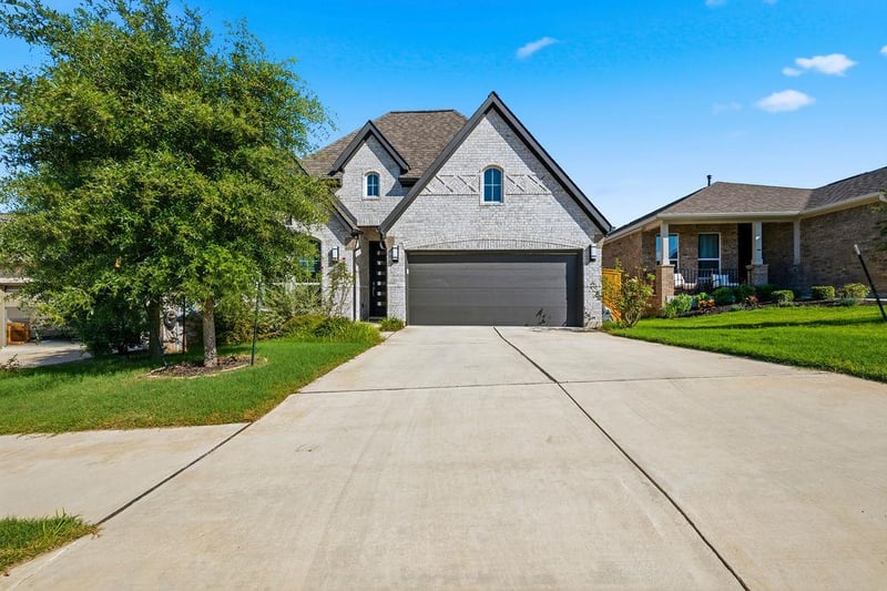 Virtual tour of 304 Barton Oak TRL