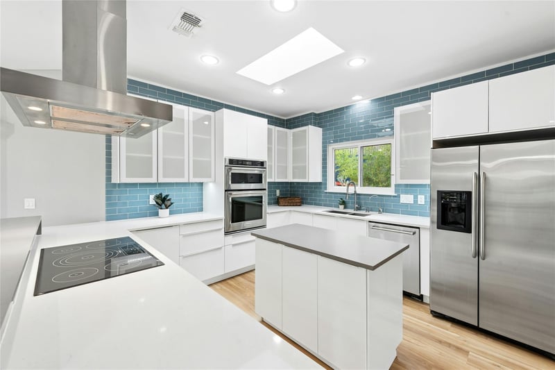 Virtual tour of 304 Palos Verdes DR