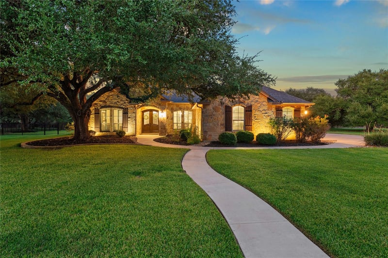 Virtual tour of 3041 Rolling Meadow DR