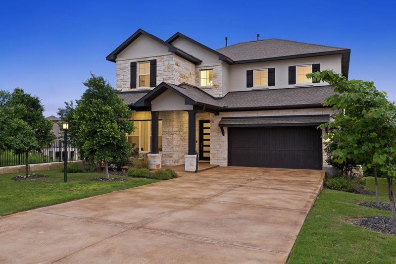 Virtual tour of 305 Avena TRL