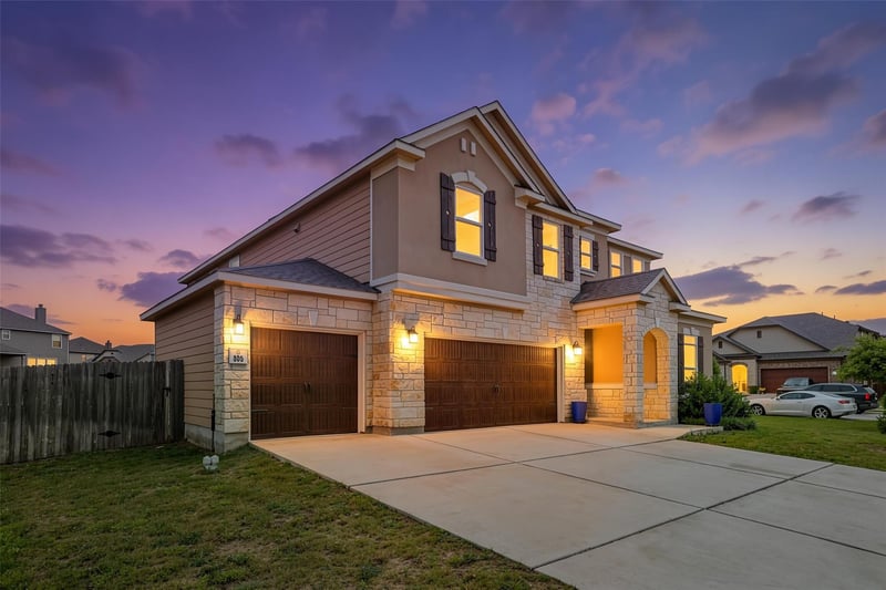 Virtual tour of 305 Kat Garnet DR