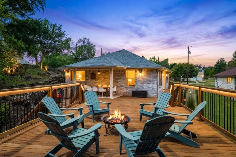 Virtual tour of 305 Mountain View